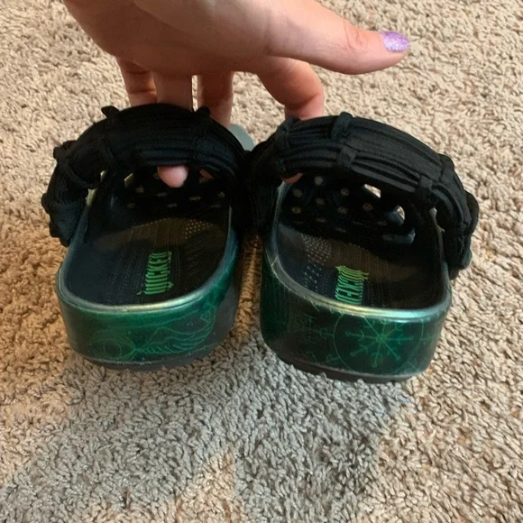 Crocs Green Glitter Wicked Elphaba Clogs - Picture 6 of 8